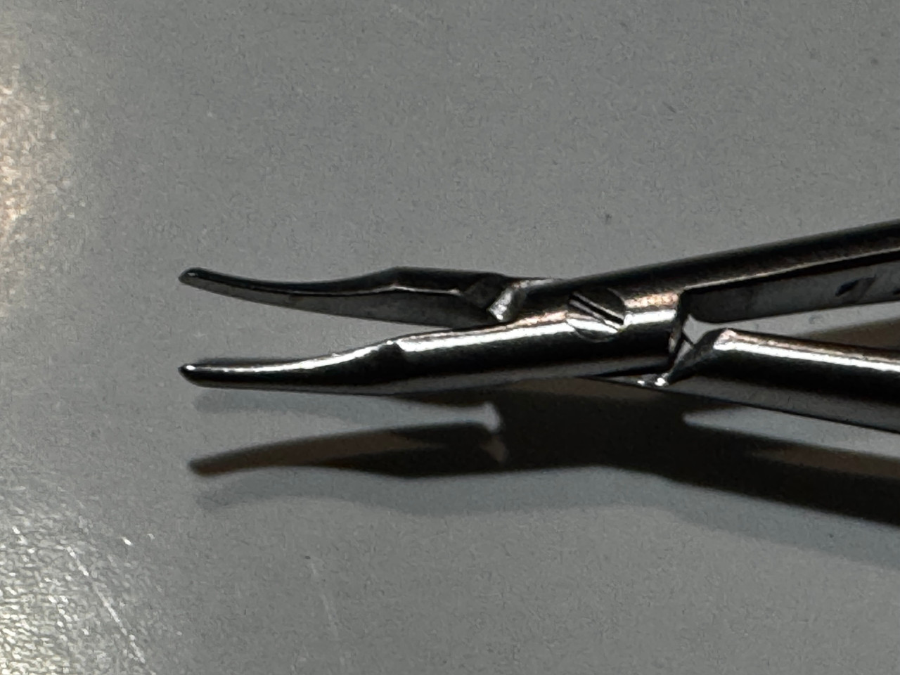 Jaw photo of Aesculap FD231R Barraquer Micro Needle Holder, CVD, 4.75"
