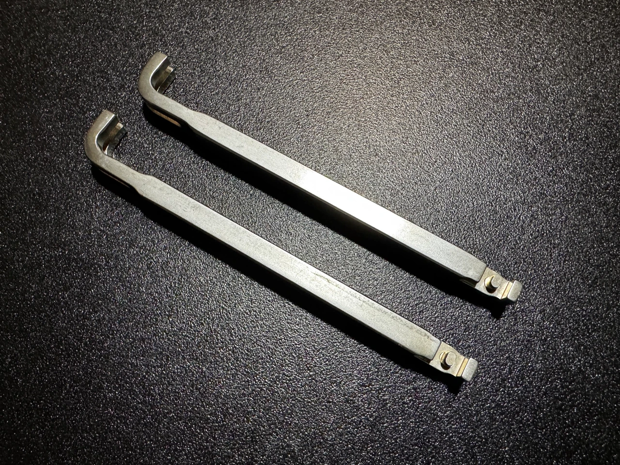 End photo of Synthes 329.07 Bending Iron Set for 2.7mm & 3.5mm Plates