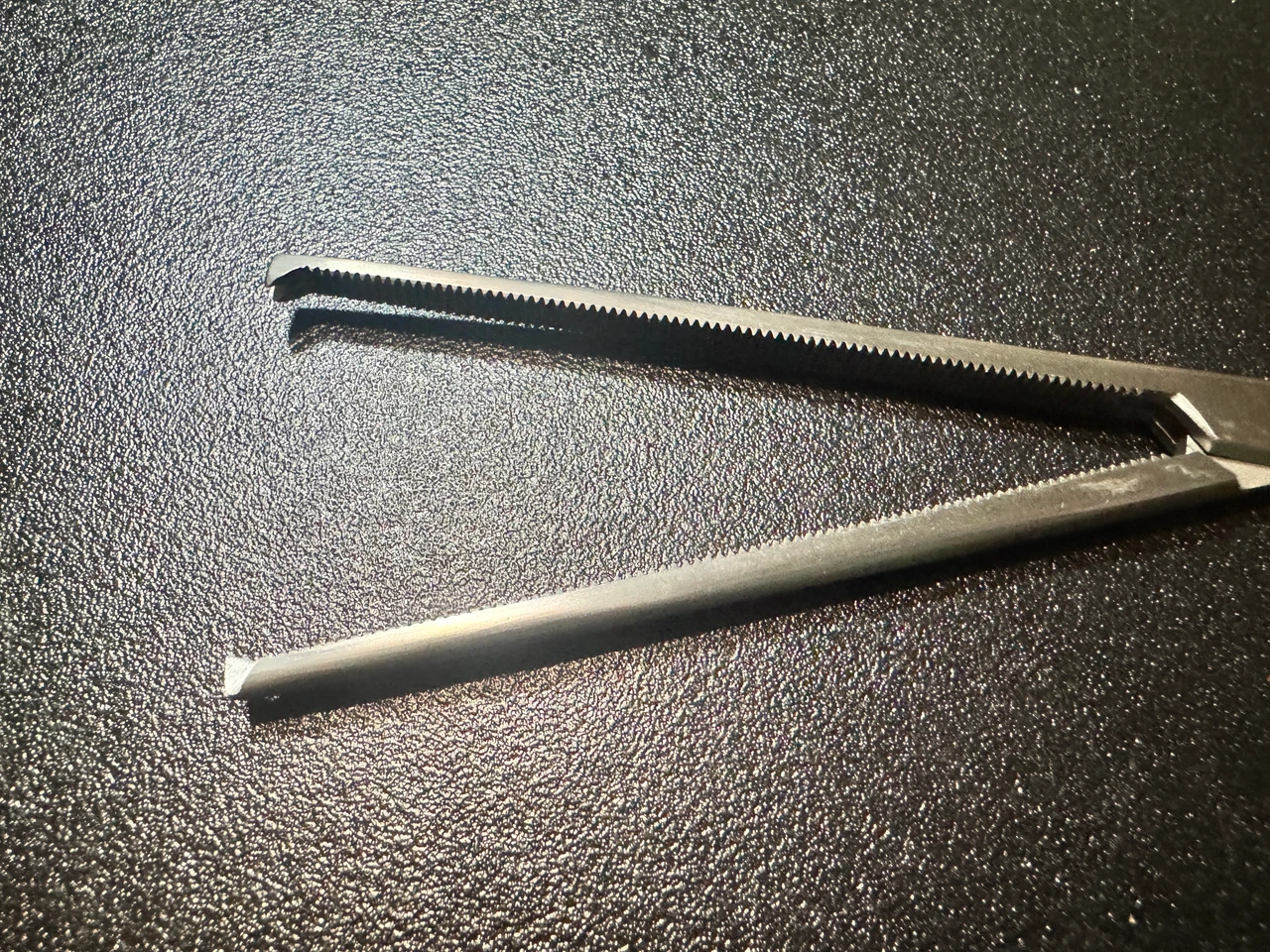 Jaw photo of V. Mueller SU2806 Rochester-Ochsner Forceps, 1 X 2 Teeth, 10"