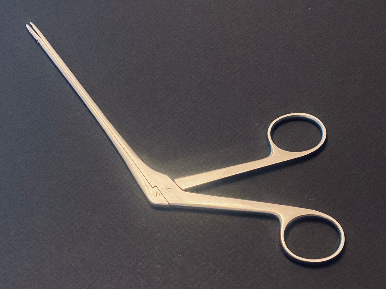 Aesculap FF834R Caspar Rongeur, STR, 4mm, 6 1/8