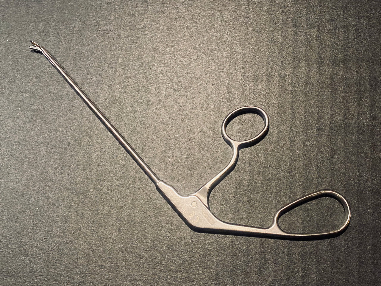 Handle photo of ArthroCare Atlantech 12-3008 Arthroscopic Barracuda 15dg Up Tip Punch, 1.3mm