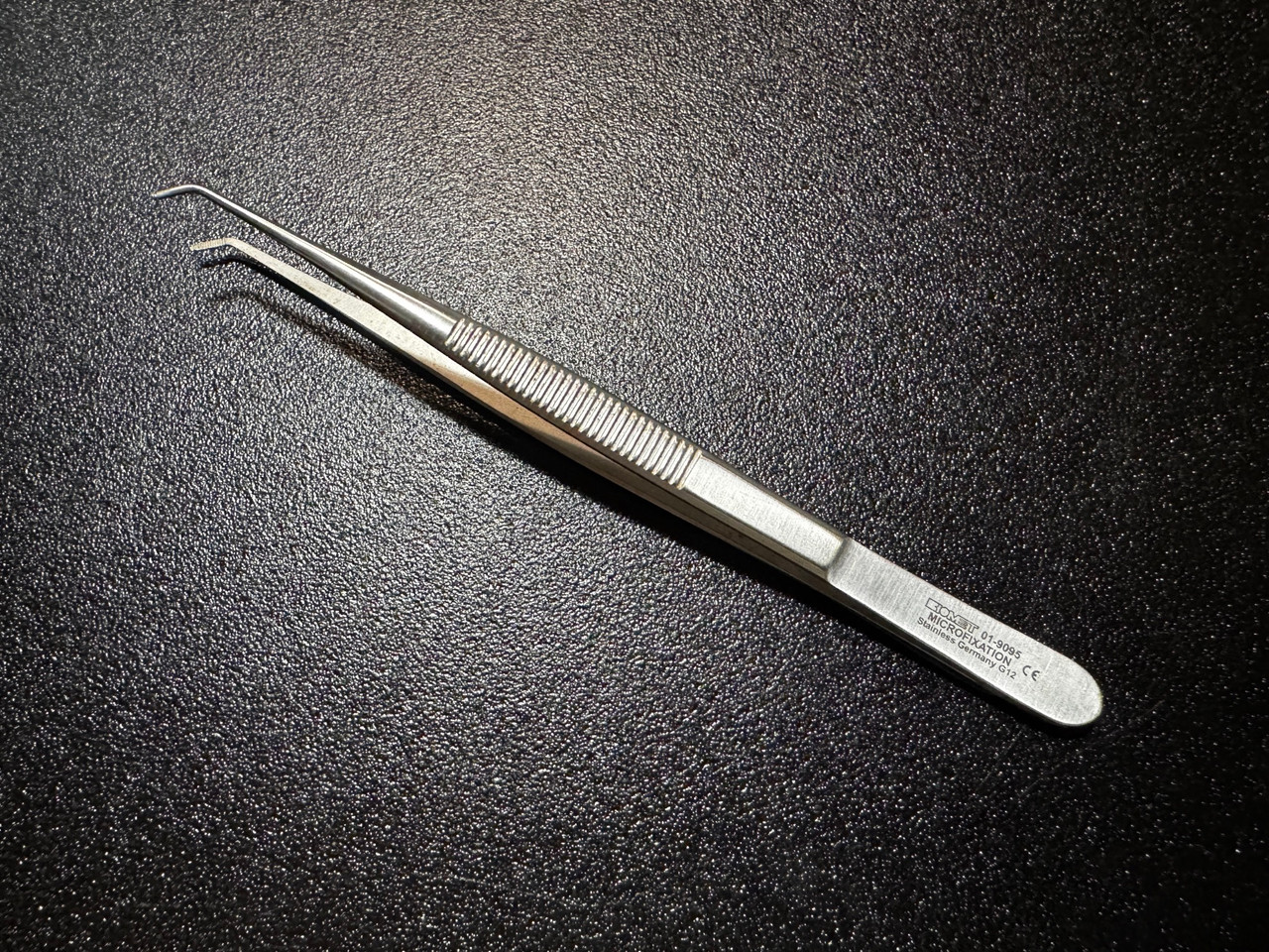 Handle photo of Biomet 01-9095 Plate Holding Forceps, 6"
