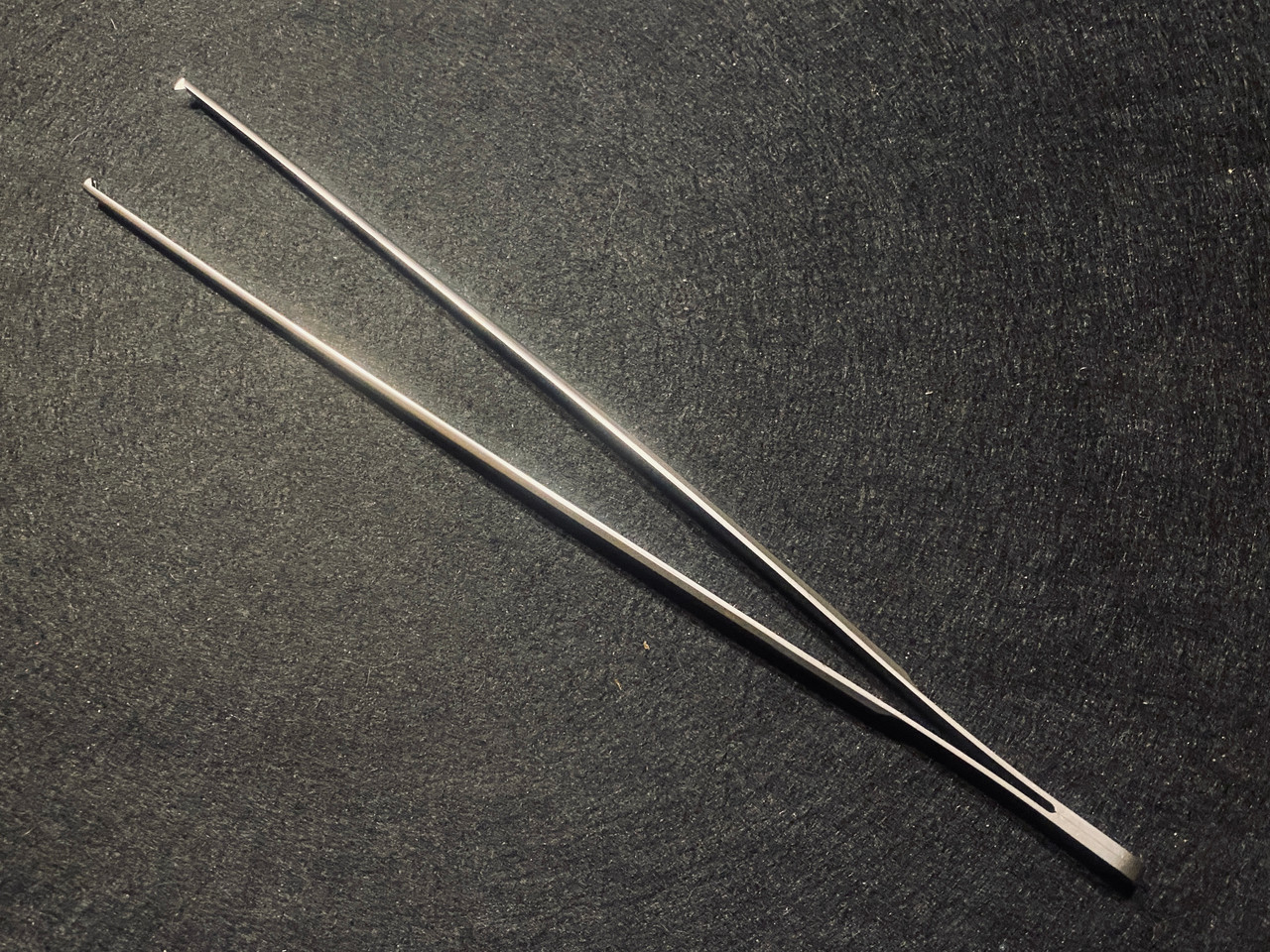 Aesculap BD562R Tissue Forceps, 9.75