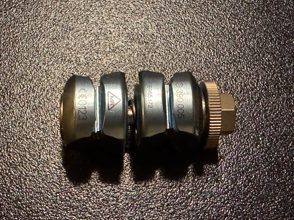 Top photo of Synthes 390.005 External Fixator Combination Clamp, Large