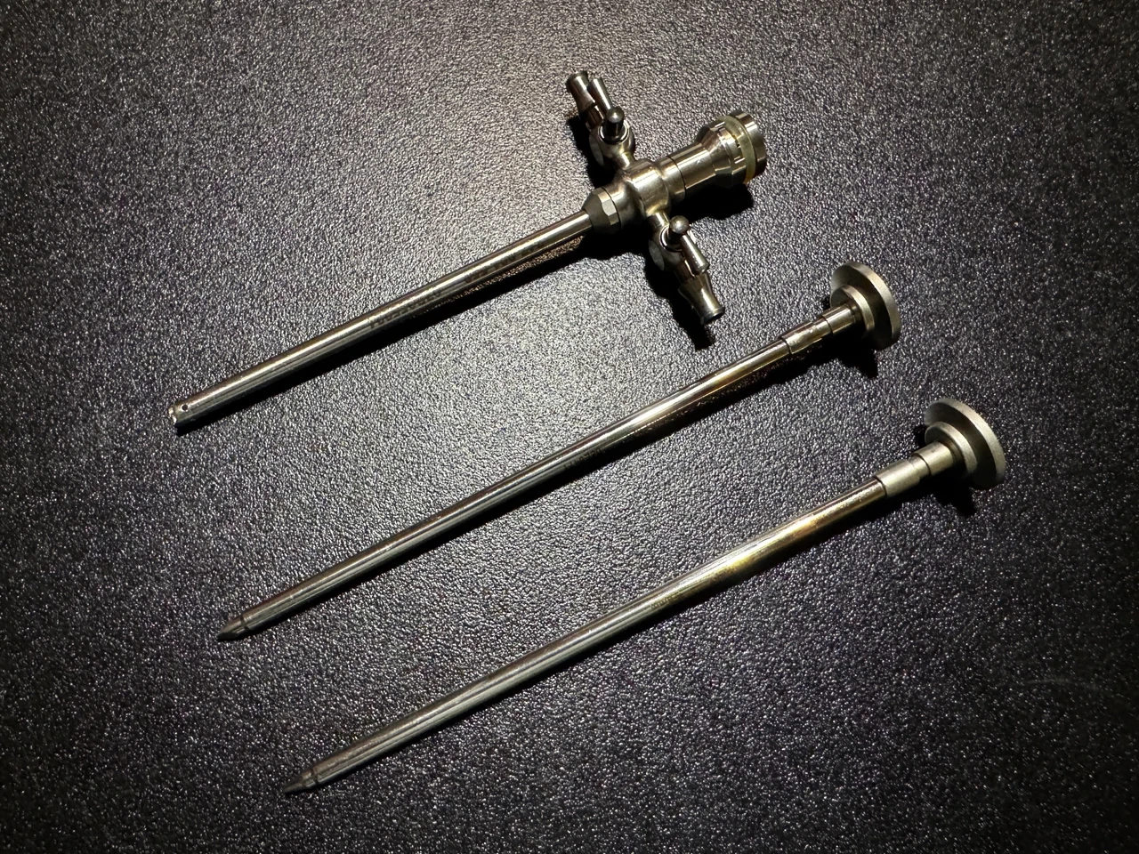 Photo of Stryker 747-031-550 Rotating Arthroscopic Cannula, Obturator & Trocar, 5.8mm