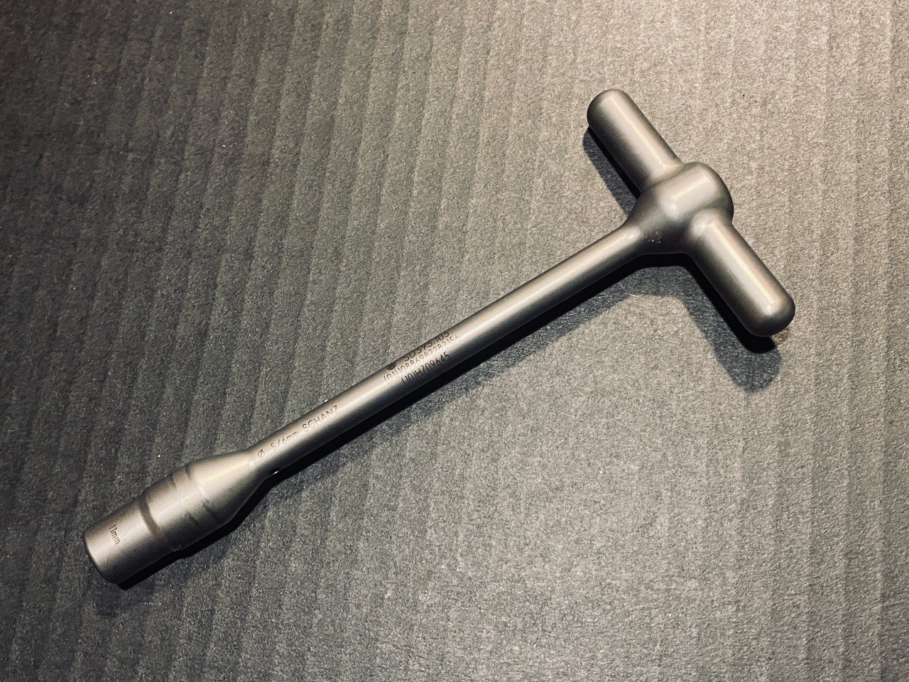 Photo of Synthes SD393.103 Combi T-Handle, 11mm Nut for Schanz Screws