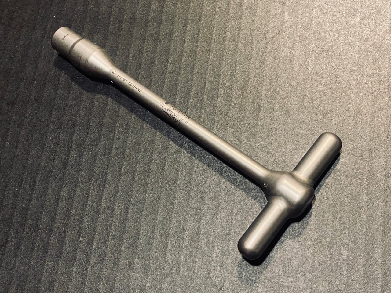 Synthes SD393.103 Combi T-Handle, 11mm Nut for Schanz Screws For Sale