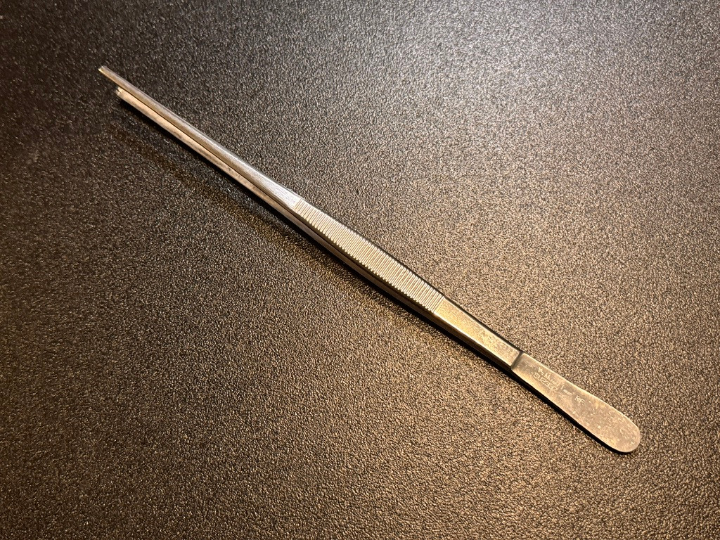 Handle photo of V. Mueller SU2337 Tissue Forceps, 1 X 2 Teeth, 10"