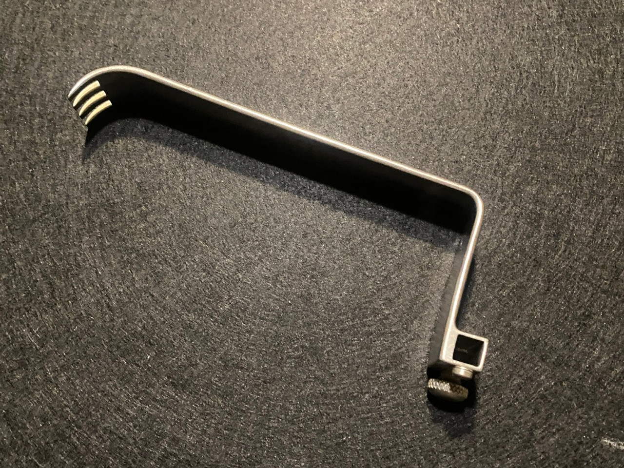 Side photo of Innomed 7455-06 Charnley Retractor Blade, 6"