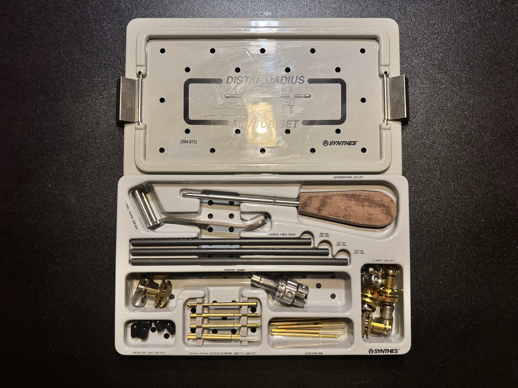 Photo of Synthes 304.015 Titanium Distal Radius Fixator Set
