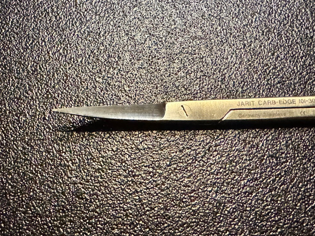 Blade photo of Jarit 101-301 Carb-Edge Iris Scissors, CVD, 4.5"