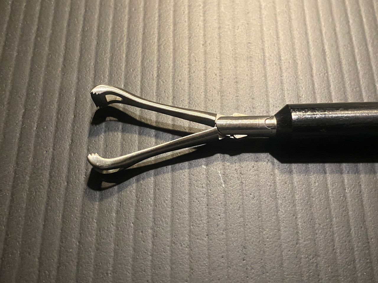 Jaw photo of Pilling 727235i Laparoscopic Babcock Forceps, Insulated, 10mm