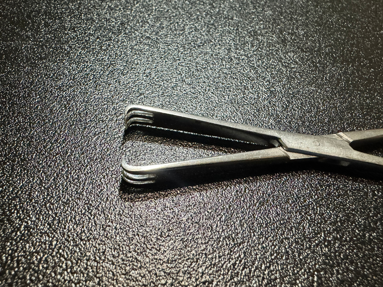 Jaw photo of V. Mueller SU3960 Lahey Goiter Valsellum Forceps