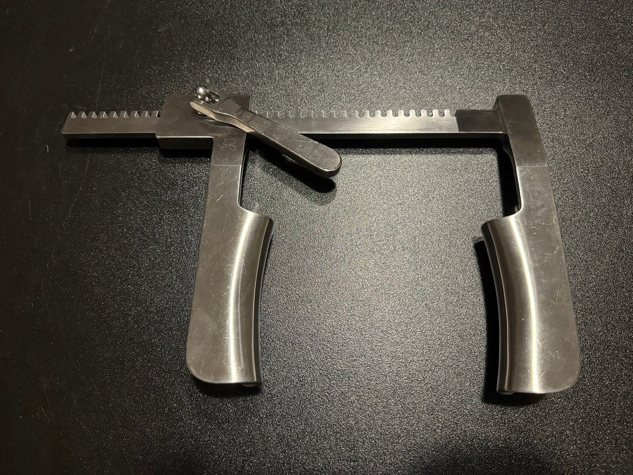 Back photo of Pilling 341195 Cooley Sternum Retractor, Large