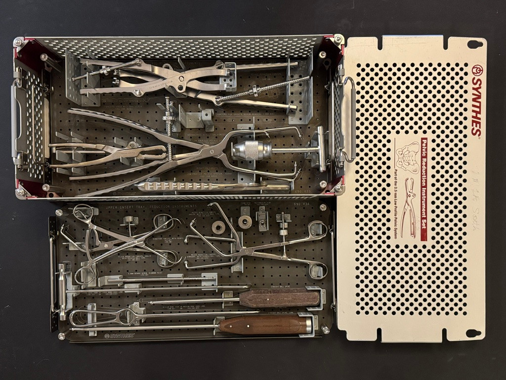 Synthes 01.100.003 Low Profile 3.5mm Pelvic Reduction Instrument Set