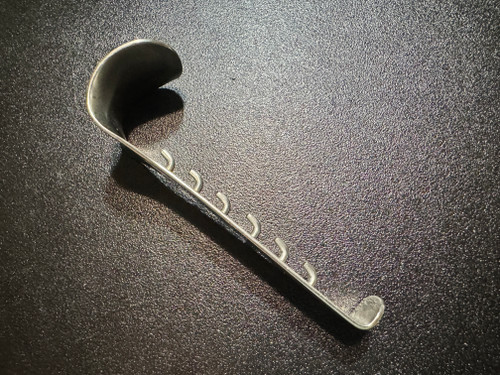 Side photo of V. Mueller GU8262-003 Turner Warwick Retractor Blade 3.5 cm X 12.5 cm