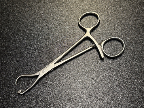 Synthes 399.00 Holding Forceps with Foot for Mini Plates