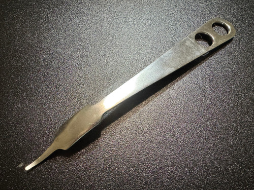 Photo of Synthes 399.27 Hohmann Retractor, 18mm, Narrow Tip, 9.5" Photo of Synthes 399.27 Hohmann Retractor, 18mm, Narrow Tip, 9.5"