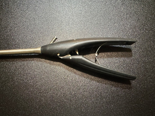 Handle photo of Aesculap PL406R Laparoscopic Anvil Grasper, 10mm X 37 cm