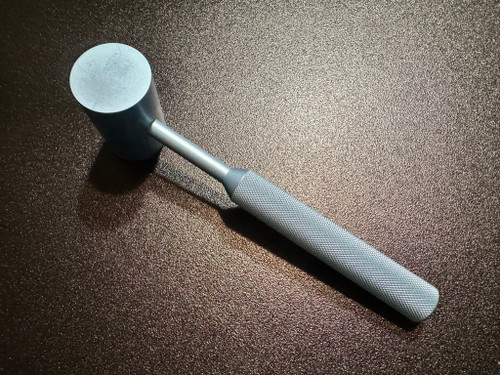Handle photo of Snowden-Pencer 88-7212 Titanium Julian Mallet, 10 oz, 8" Handle photo of Snowden-Pencer 88-7212 Titanium Julian Mallet, 10 oz, 8"