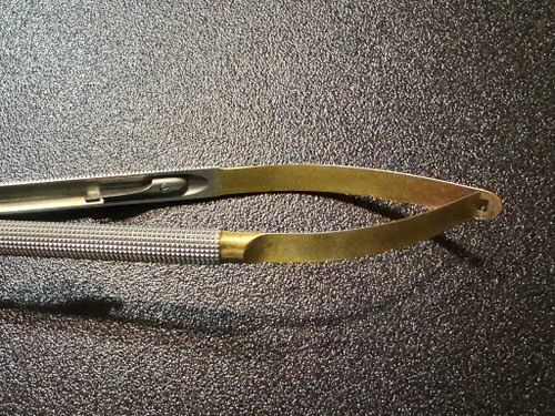 Handle photo of Snowden-Pencer 32-5487 Micro Diamond-Jaw Castroviejo Needle Holder, STR, 8.25"
