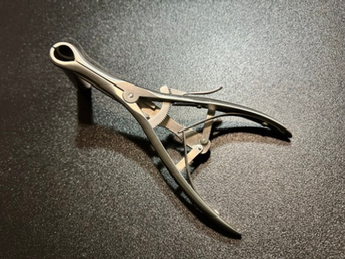 Top photo of Snowden-Pencer 89-6100 Gallbladder Extractor Speculum