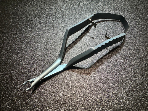 Photo of Aesculap FT480T Titanium Yasargil Standard Clip Applier, STR, 50mm Photo of Aesculap FT480T Titanium Yasargil Standard Clip Applier, STR, 50mm