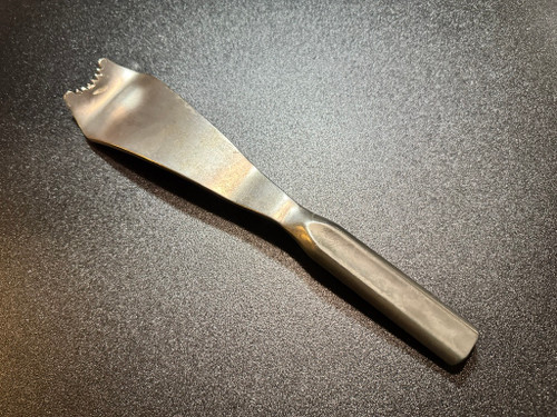 Handle photo of Innomed 3410 Amstutz Femoral Head-Neck Elevator, Wide