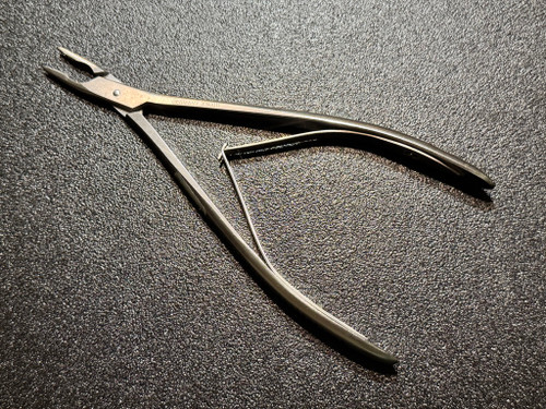 Handle photo of V. Mueller AU11372 Lempert Rongeur, 2mm X 10mm, 6.5"