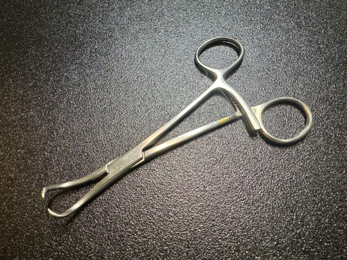 Photo of KMedic KM47135 Bone Reduction Forceps, Broad, Serrated, 5.5" Photo of KMedic KM47135 Bone Reduction Forceps, Broad, Serrated, 5.5"