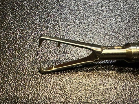 Jaw photo of BEMA 300-100-3610M Laparoscopic Uterine Grasping Forceps, 10mm X 36cm