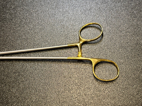 Handle photo of Aesculap BM052R Offset DeBakey Needle Holder, TC, 9.5"