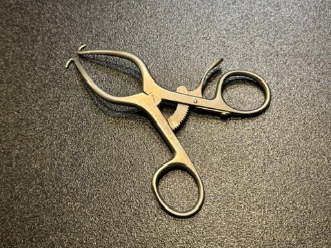 Handle photo of Jarit 204-124 Gelpi Perinieal Retractor, 4.75"