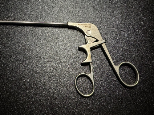 Handle photo of Acufex 7207699 Arthroscopic Extended Length Alligator Max Grasper