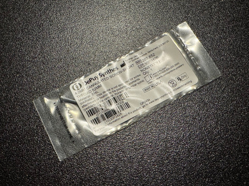 Photo of Synthes 207.652 4.0mm Cannulated Screw, Short-Thread, 52mm