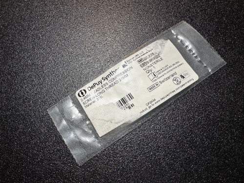 Photo of Synthes 02.226.324 Headless Compression Screw, Long Thread, 24mm