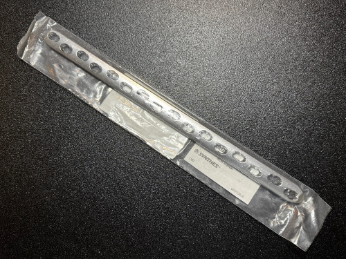 Plate photo of Synthes 226.661 4.5mm Broad LCP Plate, 16H, 296mm