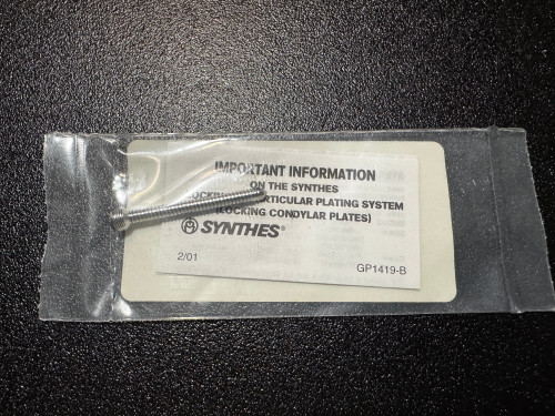 Screw photo of Synthes 222.588 4.0mm Locking Screw 42mm