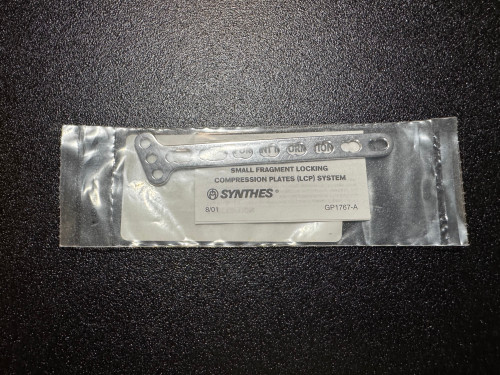 Plate photo of Synthes 241.981 3.5mm LCP T-Plate 3H Head, 8H Shaft, Oblique Left, 107mm