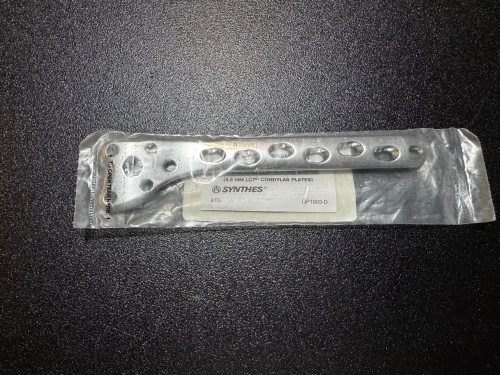 Plate photo of Synthes 222.657 4.5mm LCP Condylar Plate, 6H, Left, 170mm