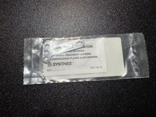 Plate photo of Synthes 241.031 3.5mm LCP T-Plate 3H Head, 3H Shaft, Oblique Right, 53mm