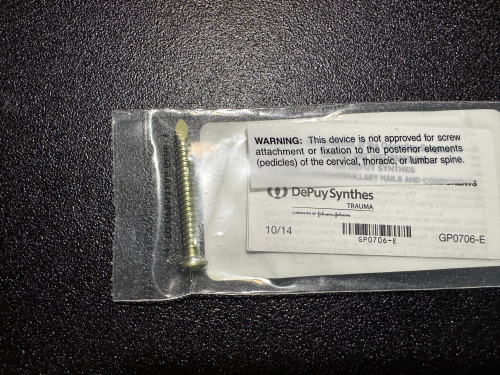 Screw photo of Synthes 458.942 5.0mm Titanium Locking Screw 42mm
