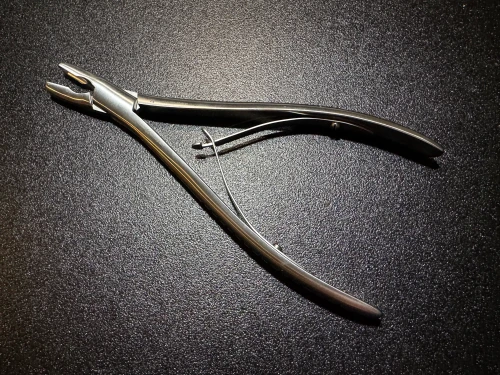 Handle photo of Symmetry 30-5421 Adson Cranial Rongeur, STR, 8mm, 8.25" (New)