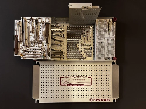 Photo of Synthes 105.445 LC-DCP Self Tapping Small Fragment Set