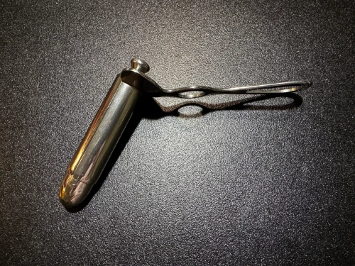Side photo of V. Mueller SU210 Chelsea Eaton Anal Specula, Small