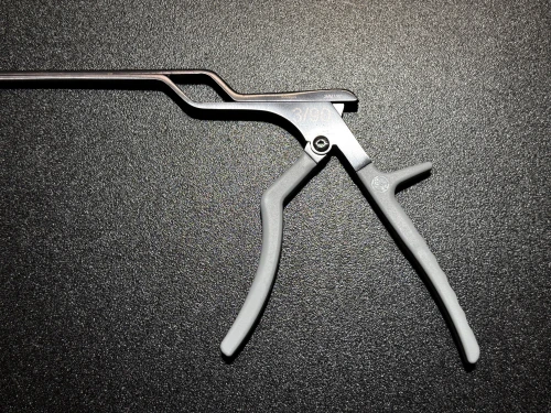 Handle photo of Medtronic 9569605 METRx Bayonet Kerrison Rongeur, 90°, 3mm