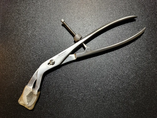 Photo of Symmetry 35-7533 Self-Centering Bone Forceps w/ Speed-Lock 10.25" (New)