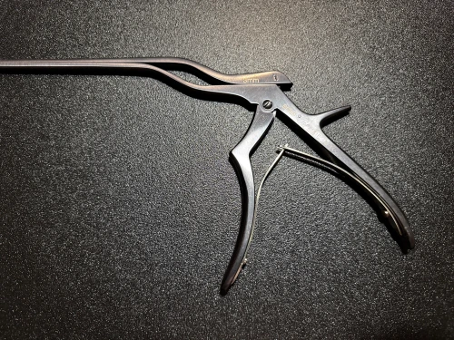 Handle photo of BOSS 70-2281P Panther Bayonet Micro Kerrison w/ Ejector, 3mm, 40°, 9"