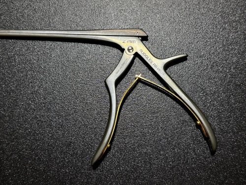 Handle photo of Ruggles RB4892E Stealth Micro Kerrison w/ Ejector, 40° Up, 2mm, 8"