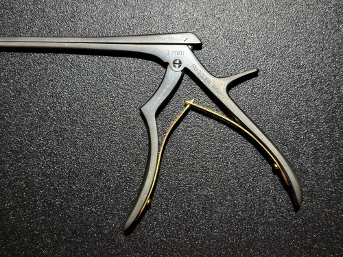Handle photo of Ruggles RB4893E Stealth Micro Kerrison w/ Ejector, 40° Up, 3mm, 8"